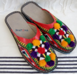 Babouche berbère femme cuir brodée au fil de coton coloré